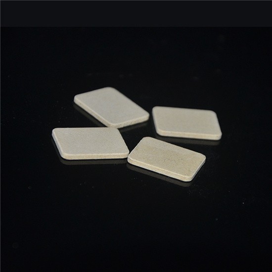 堇青石瓷片